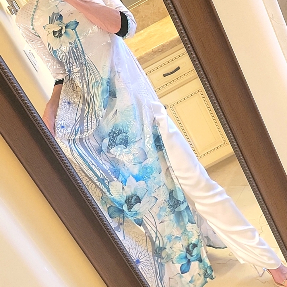 Gorgeous Vietnamese áo dài - Long Tunic Over Pants,  XS - Picture 15 of 16